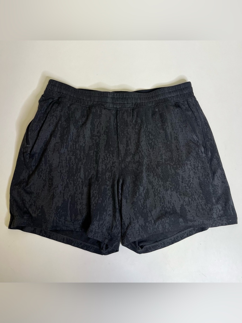 Lululemon Pace Breaker Lined Short 7" Black/Gray - Size XL